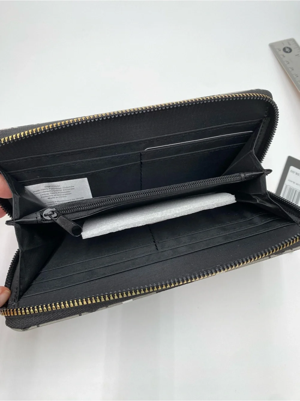 Vera New York Wallet Womens Black Signature Logo Zip Around Stripe New